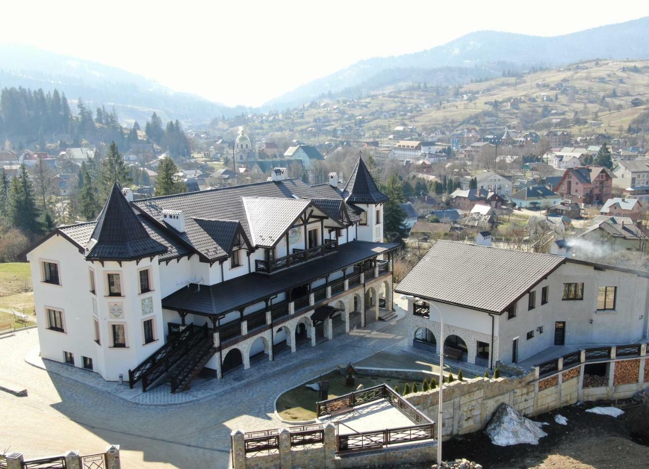 Гостиничный комплекс Двор Княжей Короны Славское Экстерьер фото